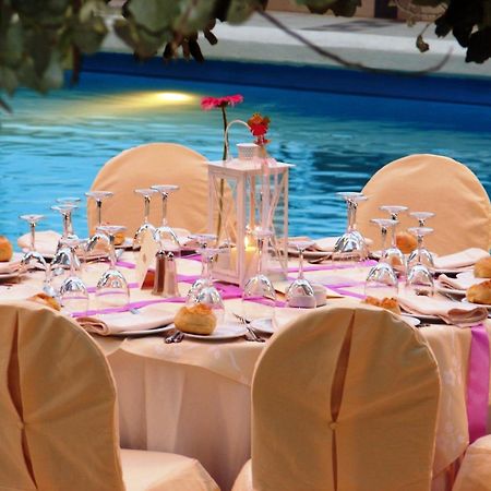 فندق وسبا Alexander Beach أليكسانثيربوليس المظهر الخارجي الصورة A table set for a wedding reception