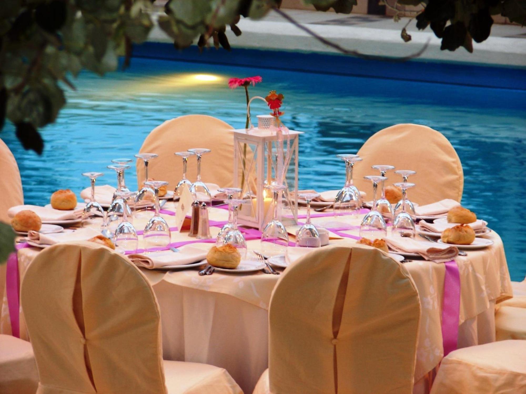 فندق وسبا Alexander Beach أليكسانثيربوليس المظهر الخارجي الصورة A table set for a wedding reception