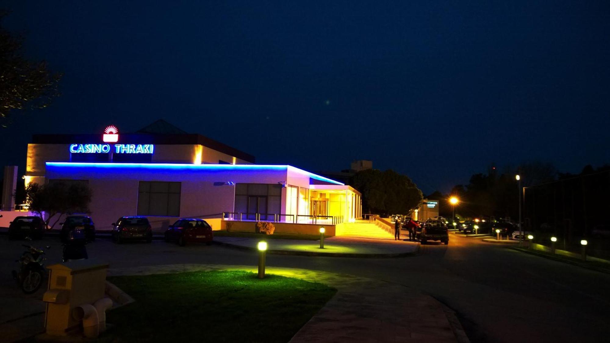 فندق وسبا Alexander Beach أليكسانثيربوليس المظهر الخارجي الصورة The casino in the evening