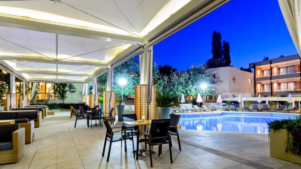 فندق وسبا Alexander Beach أليكسانثيربوليس المظهر الخارجي الصورة The pool at the hotel
