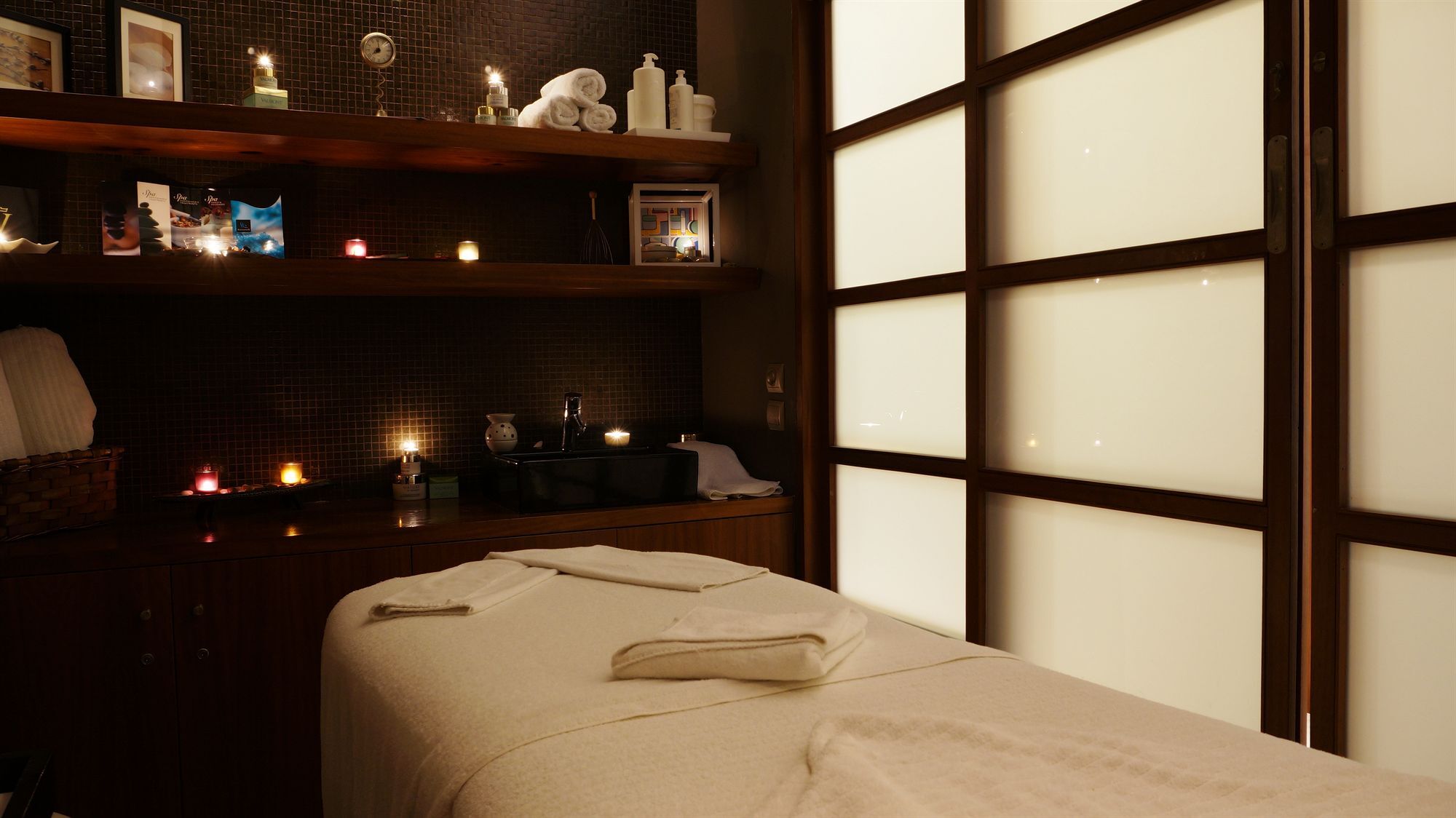 فندق وسبا Alexander Beach أليكسانثيربوليس المظهر الخارجي الصورة A treatment room at a spa